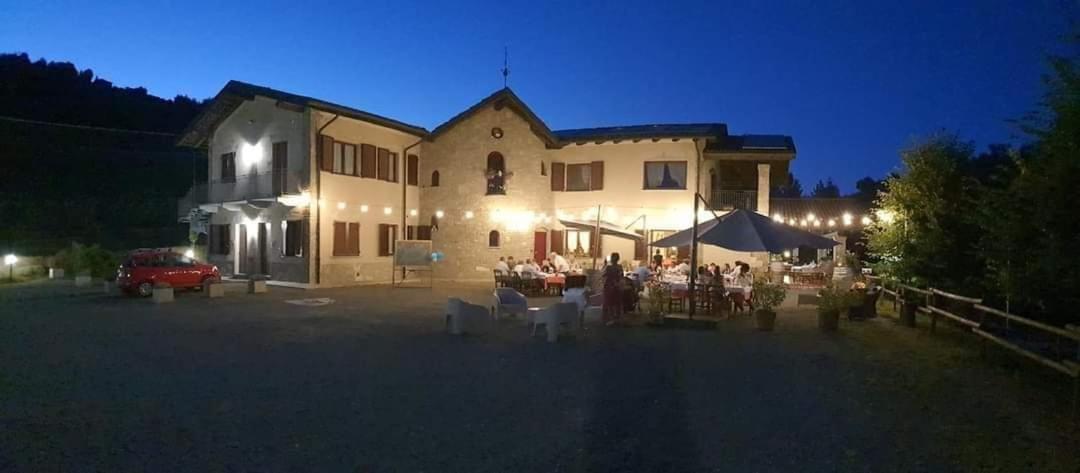 Agriturismo Cascina L'Arche Santo Stefano Belbo Zewnętrze zdjęcie