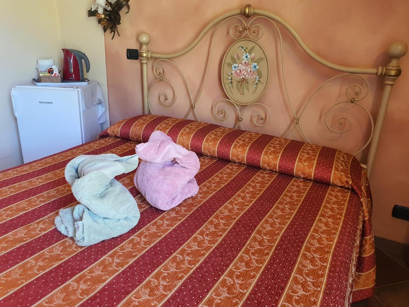 Agriturismo Cascina L'Arche Santo Stefano Belbo Zewnętrze zdjęcie
