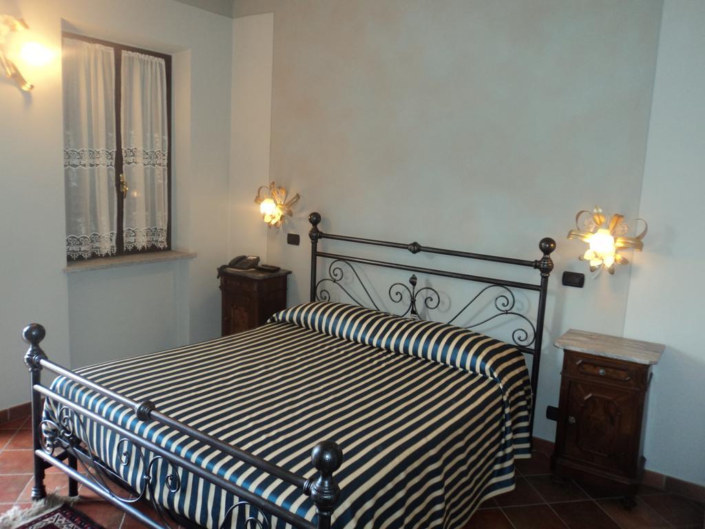 Agriturismo Cascina L'Arche Santo Stefano Belbo Pokój zdjęcie