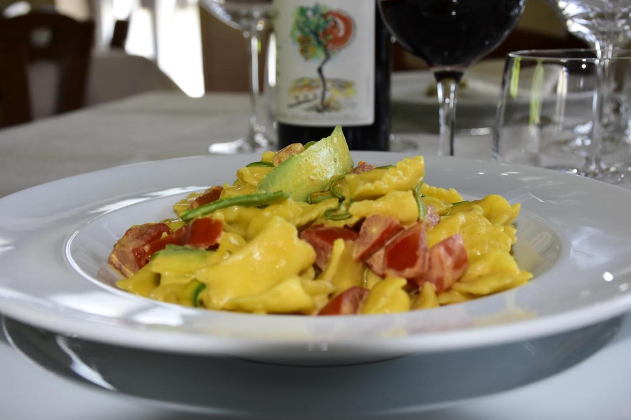 Agriturismo Cascina L'Arche Santo Stefano Belbo Zewnętrze zdjęcie